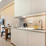 Renting - Hugo - Luxury Honeymoon Terrace Park View Free Parking