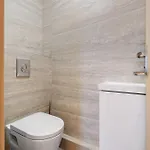 Renting - Hugo - Luxury Honeymoon Terrace Park View Free Parking *