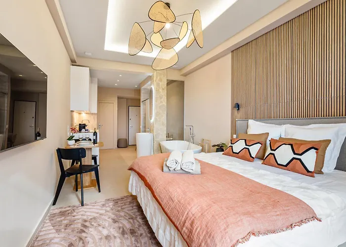 Renting - Hugo - Luxury Honeymoon Terrace Park View Free Parking * Nice