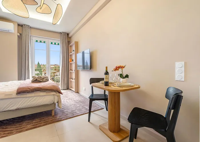 Renting - Hugo - Luxury Honeymoon Terrace Park View Free Parking Appartement *