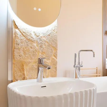 Renting - Hugo - Luxury Honeymoon Terrace Park View Free Parking *