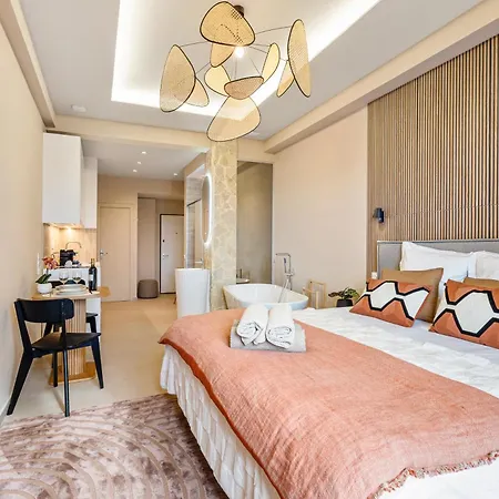 Renting - Hugo - Luxury Honeymoon Terrace Park View Free Parking * Nice