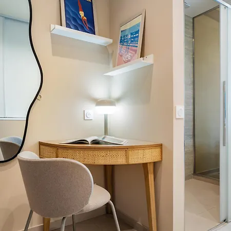 Renting - Hugo - Luxury Honeymoon Terrace Park View Free Parking * Nice